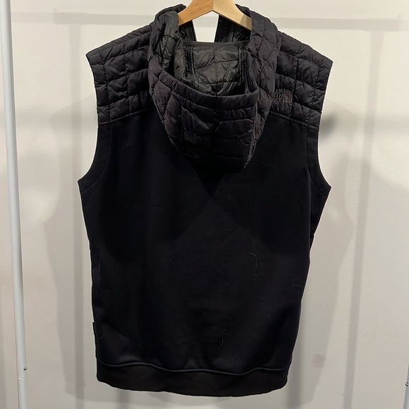 North Face Thermoball Vest - Picture 2 of 3